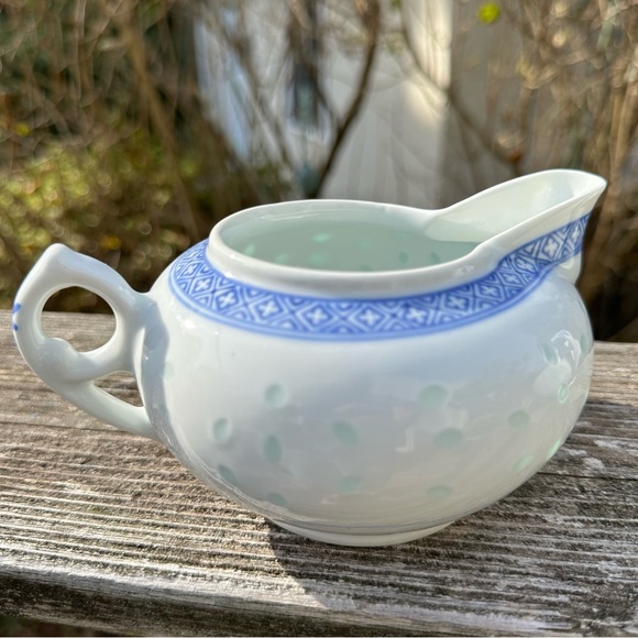 Rice Grain Blue and White Creamer and Sugar- Complements Rice Flower Pattern - Picture 10 of 15
